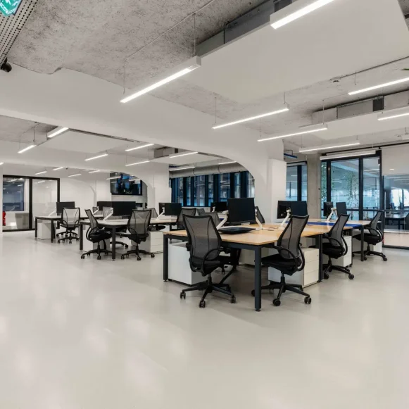 Espace indépendant 450 m² 46 postes Location bureau Rue Saint-Antoine Paris 75004 - photo 1