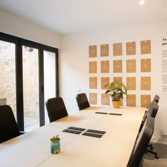 Bureau privé 40 m² 12 postes Location bureau Rue Leyteire Bordeaux 33000 - photo 1