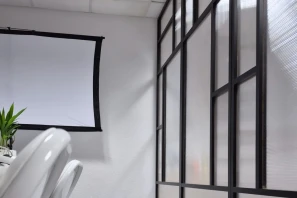 Open Space - 01200 - 5 postes - 300€