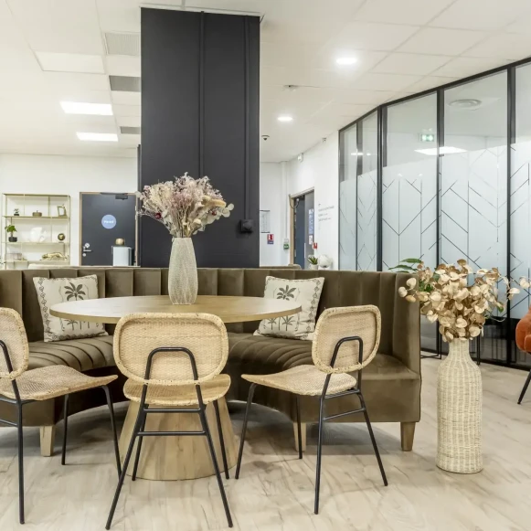 Bureau privé 10 m² 3 postes Location bureau Rue du Château d'Orgemont Angers 49000 - photo 4