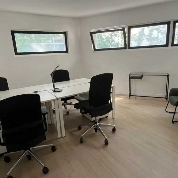 Bureau privé 18 m² 4 postes Coworking Avenue du Général Michel Bizot Paris 75012 - photo 3