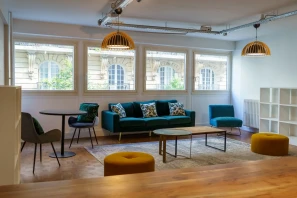 Open Space - 75009 - 40 postes - 400€