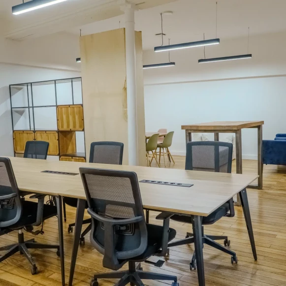 Espace indépendant 125 m² 20 postes Location bureau Rue Coquillière Paris 75001 - photo 2