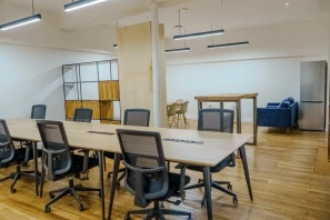 Espace indépendant - 75001 - 20 postes - 8900€