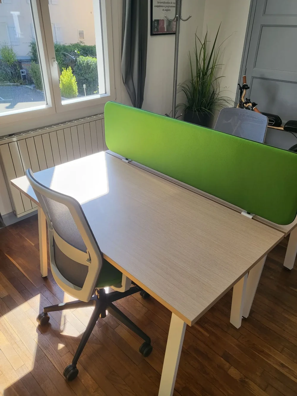 Bureau privé - 25000 - 2 postes - 500€