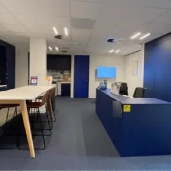 Bureau privé 7 m² 2 postes Coworking Rue James Joule Rezé 44400 - photo 6