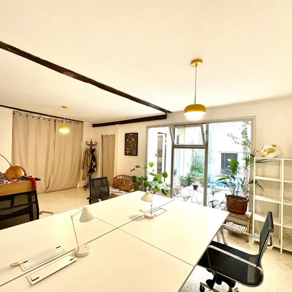 Bureau privé 68 m² 8 postes Location bureau Rue Lamartine Paris 75009 - photo 4