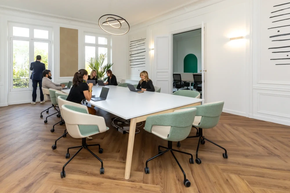 Espace indépendant - 75008 - 78 postes - 64350€