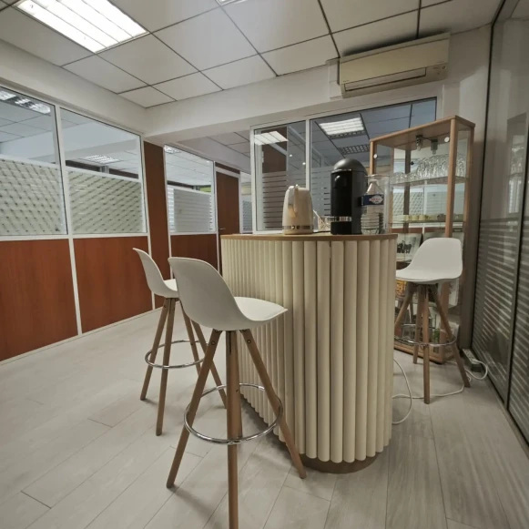 Bureau privé 6 m² 2 postes Location bureau Rue Saint-Lazare Paris 75009 - photo 5
