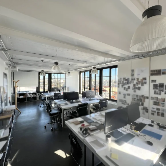 Espace indépendant 45 m² 10 postes Location bureau Rue du Faubourg Saint-Antoine Paris 75011 - photo 2