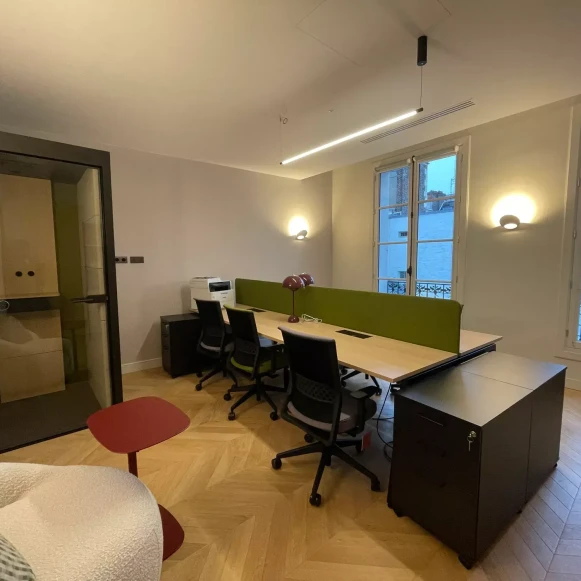 Bureau privé 23 m² 6 postes Location bureau Rue de Caumartin Paris 75009 - photo 3