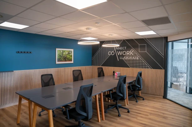 Bureau privé - 06200 - 6 postes - 2021€