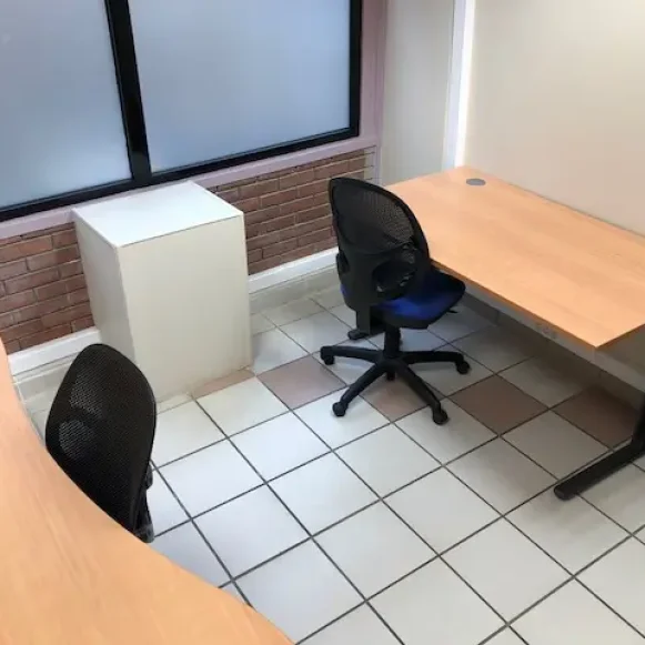 Bureau privé 10 m² 2 postes Location bureau Rue Lemercier Paris 75017 - photo 2