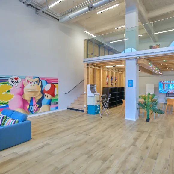 Bureau privé 15 m² 5 postes Coworking Cour des Cigarières Strasbourg 67000 - photo 5