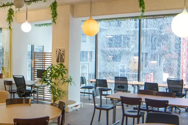 Open Space - 75013 - 15 postes - 250€