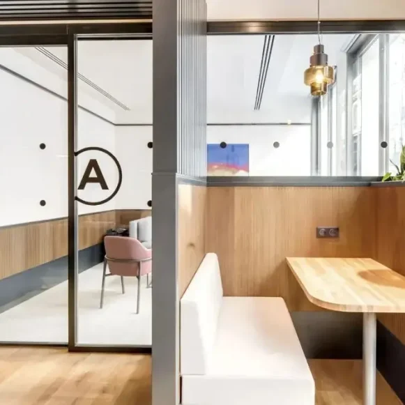 Bureau privé 10 m² 4 postes Coworking Rue du Colisée Paris 75008 - photo 2