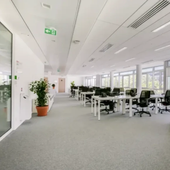 Bureau privé 24 m² 6 postes Coworking Route de la Reine Boulogne-Billancourt 92100 - photo 4