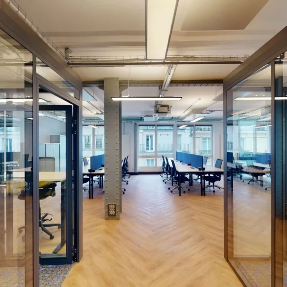 Espace indépendant 133 m² 30 postes Location bureau Rue des Petits Hôtels Paris 75010 - photo 1