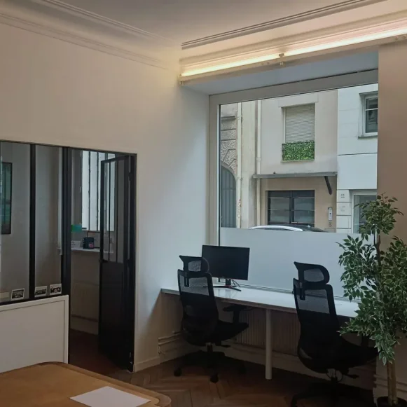 Espace indépendant 60 m² 10 postes Location bureau Rue Bausset Paris 75015 - photo 1