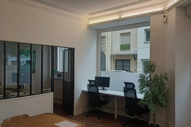 Espace indépendant - 75015 - 10 postes - 400€