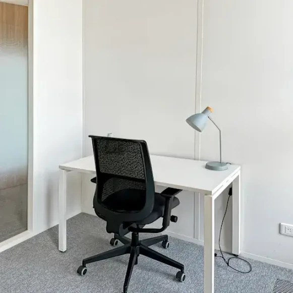 Bureau privé 8 m² 2 postes Coworking Rue Félix Esclangon Grenoble 38000 - photo 2