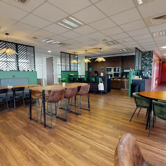 Bureau privé 11 m² 3 postes Coworking Rue Royale Saint-Cloud 92210 - photo 1