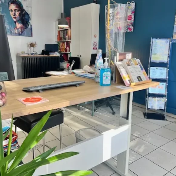 Bureau privé 24 m² 3 postes Coworking Rue d'Aubuisson Toulouse 31000 - photo 1