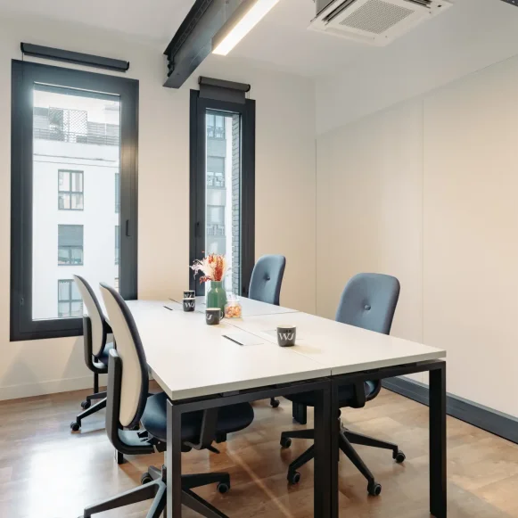 Bureau privé 6 m² 2 postes Location bureau Place Martin Levasseur Saint-Ouen-sur-Seine 93400 - photo 2