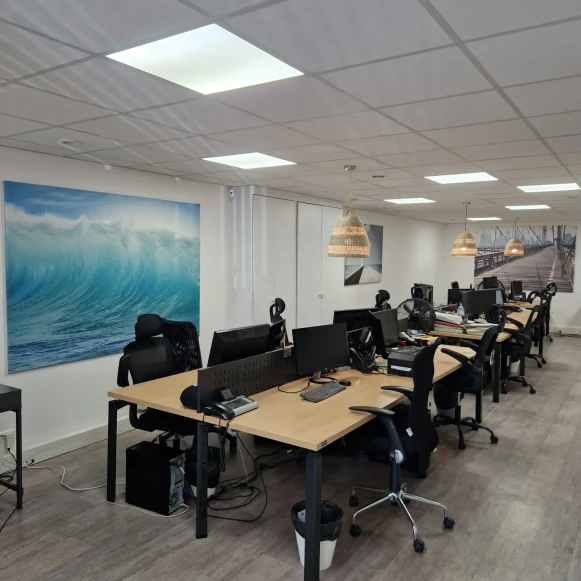 Open Space  4 postes Location bureau Rue Charcot Paris 75013 - photo 1