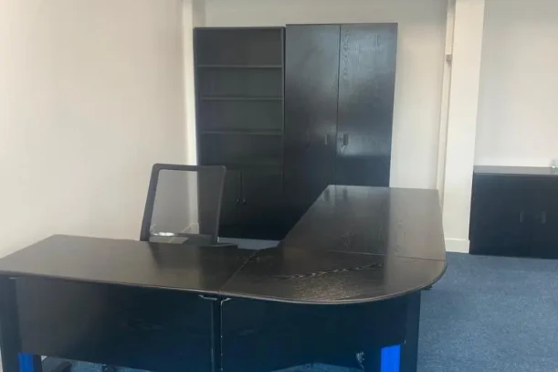 Bureau privé - 92600 - 3 postes - 900€