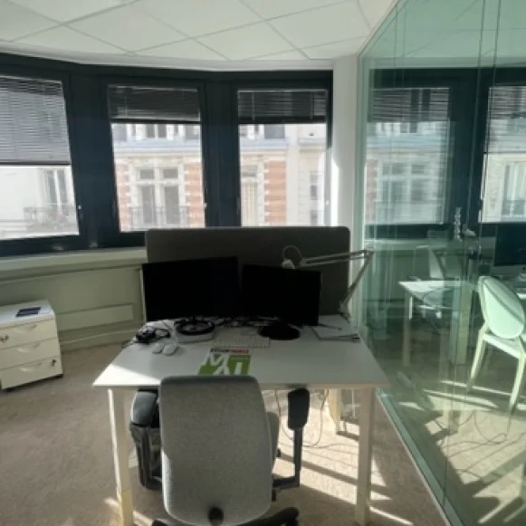 Bureau privé 16 m² 6 postes Coworking Avenue de Villiers Paris 75017 - photo 7