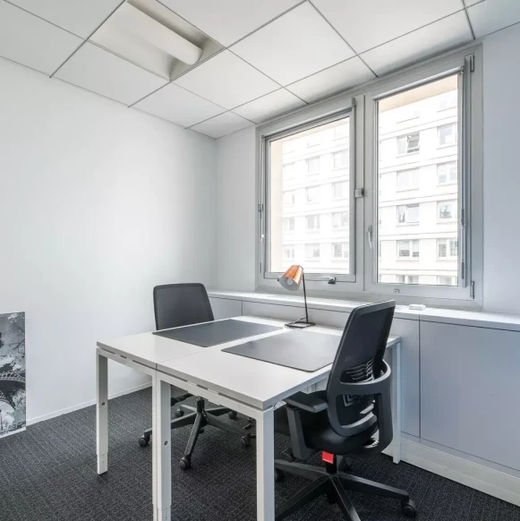 Bureau privé 5 m² 1 poste Coworking Avenue Charles de Gaulle Neuilly-sur-Seine 92200 - photo 1