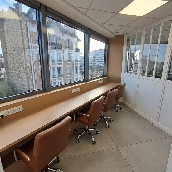 Bureau privé 10 m² 3 postes Coworking Avenue Jean Jaurès Joinville-le-Pont 94340 - photo 1