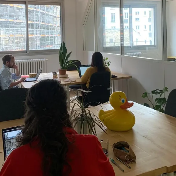 Bureau privé 80 m² 5 postes Location bureau Rue Chanzy Paris 75011 - photo 1