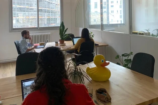 Bureau privé - 75011 - 5 postes - 1800€