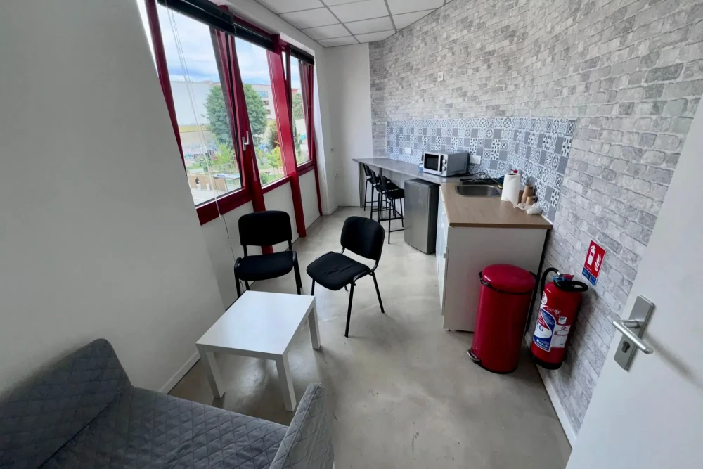 Espace indépendant - 93100 - 31 postes - 2500€