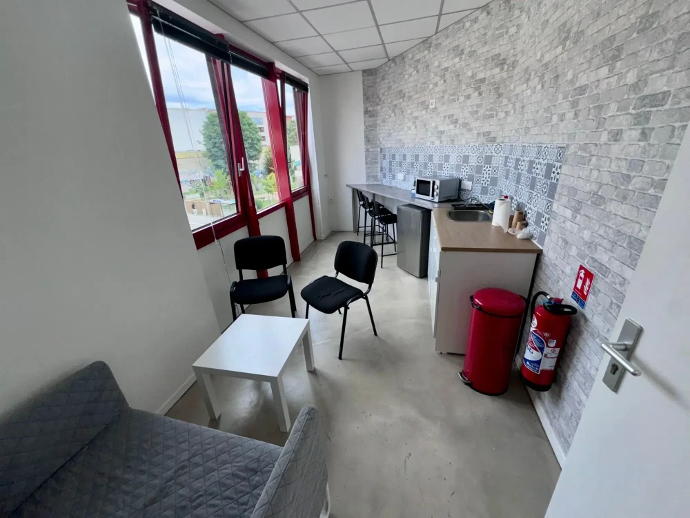 Espace indépendant - 93100 - 20 postes - 2500€