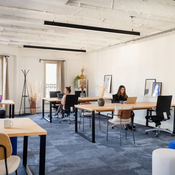 Espace indépendant 95 m² 15 postes Location bureau Rue de Châteaudun Paris 75009 - photo 3