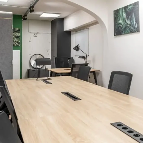 Espace indépendant 35 m² 8 postes Location bureau Rue de Montmorency Paris 75003 - photo 3