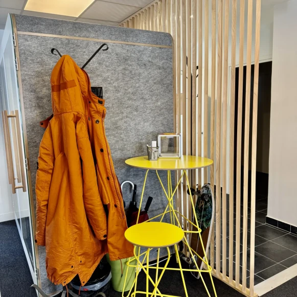 Open Space  8 postes Coworking Rue Treilhard Paris 75008 - photo 1