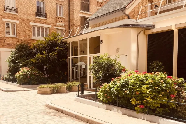 Bureau privé - 75015 - 4 postes - 1290€