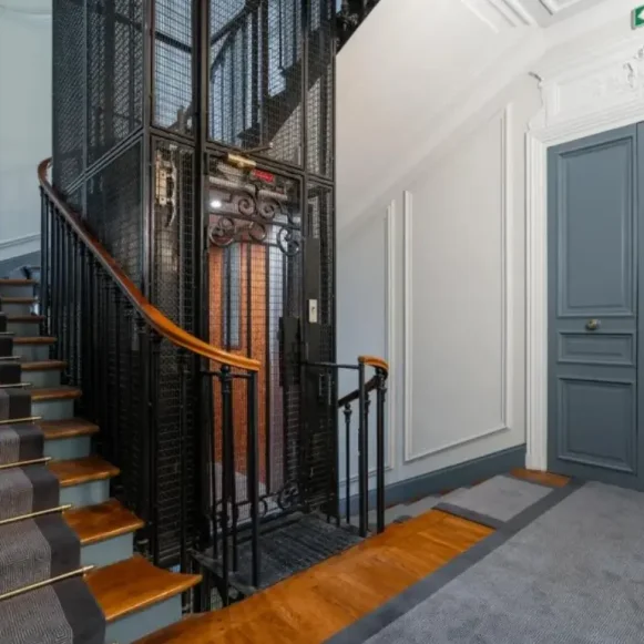 Bureau privé 18 m² 6 postes Location bureau Rue de Liège Paris 75008 - photo 13