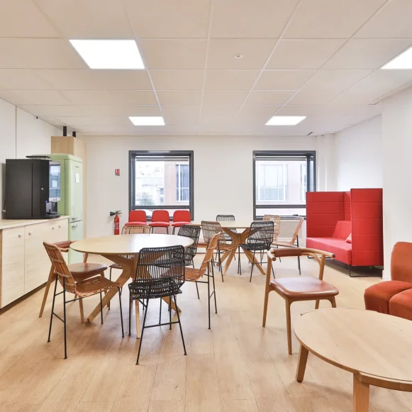 Bureau privé 45 m² 8 postes Location bureau Quai Gallieni Suresnes 92150 - photo 3