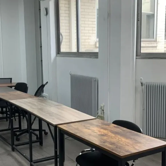 Bureau privé 45 m² 14 postes Coworking Rue Rabelais Montreuil 93100 - photo 3