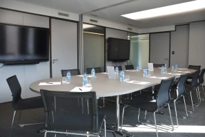 Bureau privé - 75008 - 3 postes - 1900€