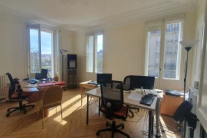 Bureau privé - 75011 - 3 postes - 1833€