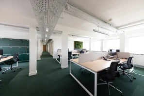 Open Space - 75007 - 5 postes - 600€