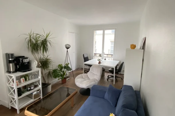 Bureau privé - 75002 - 3 postes - 2000€