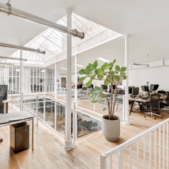Espace indépendant 548 m² 70 postes Location bureau Rue Deguerry Paris 75011 - photo 4