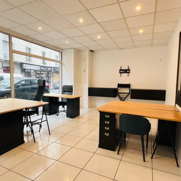 Espace indépendant 22 m² 6 postes Coworking Rue Solférino Aubervilliers 93300 - photo 3